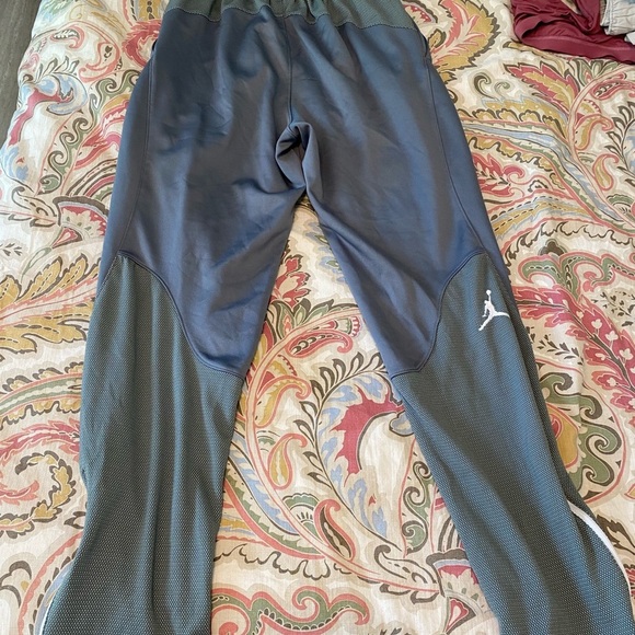 Mens XS Grey Jumpman Air Jordan Grey Sweatpants Joggers Dri-fit Pants - Picture 5 of 8